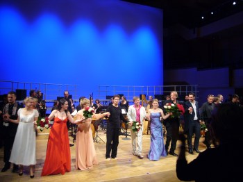 Die Solisten, Chor, Ensemble und Dirigent