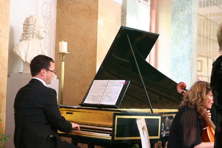 Konzert unter der Bach-Büste im Spiegelsaal Schloss Köthen (Sachsen-Anhalt)