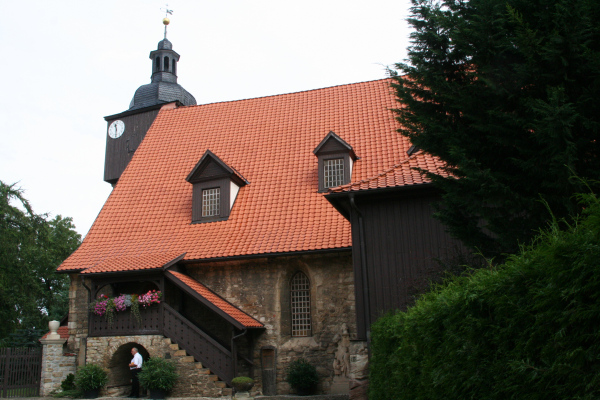 Die Trauungskirche von Johann Sebastian Bach - St. Bartholomäi-Kirche  in Dornheim. Am 17. Oktober 1707 heiratete Johann Sebastian Bach in der Dornheimer Kirche seine Cousine 2.Grades Maria Barbara Bach.
