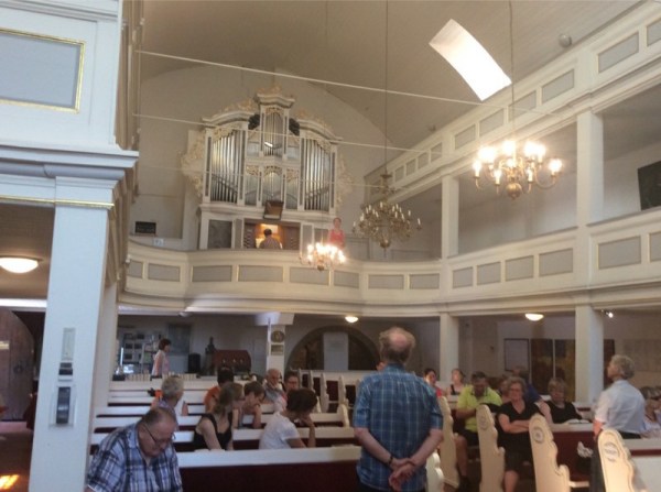  Hören der Alt-Arie von Anne gesungen in Bachs-Trauungs-Kirche in Dornheim